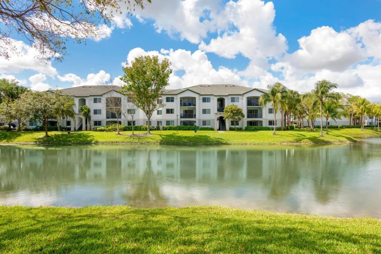 Tucker At Palm Trace Landings Fort Lauderdale Davie Exteriör bild