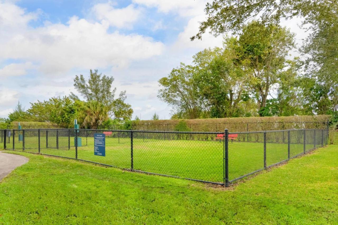 Tucker At Palm Trace Landings Fort Lauderdale Davie Exteriör bild
