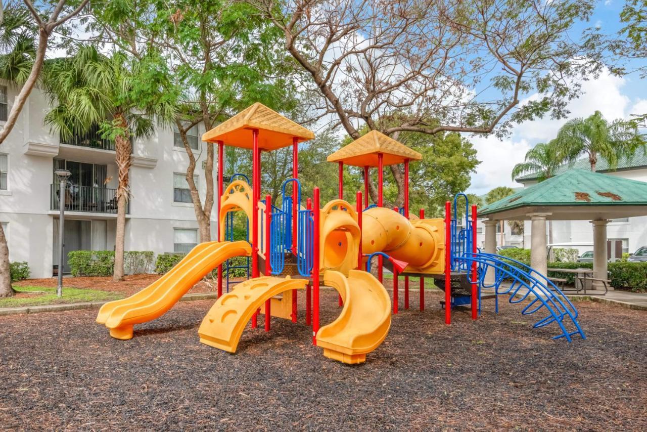 Tucker At Palm Trace Landings Fort Lauderdale Davie Exteriör bild